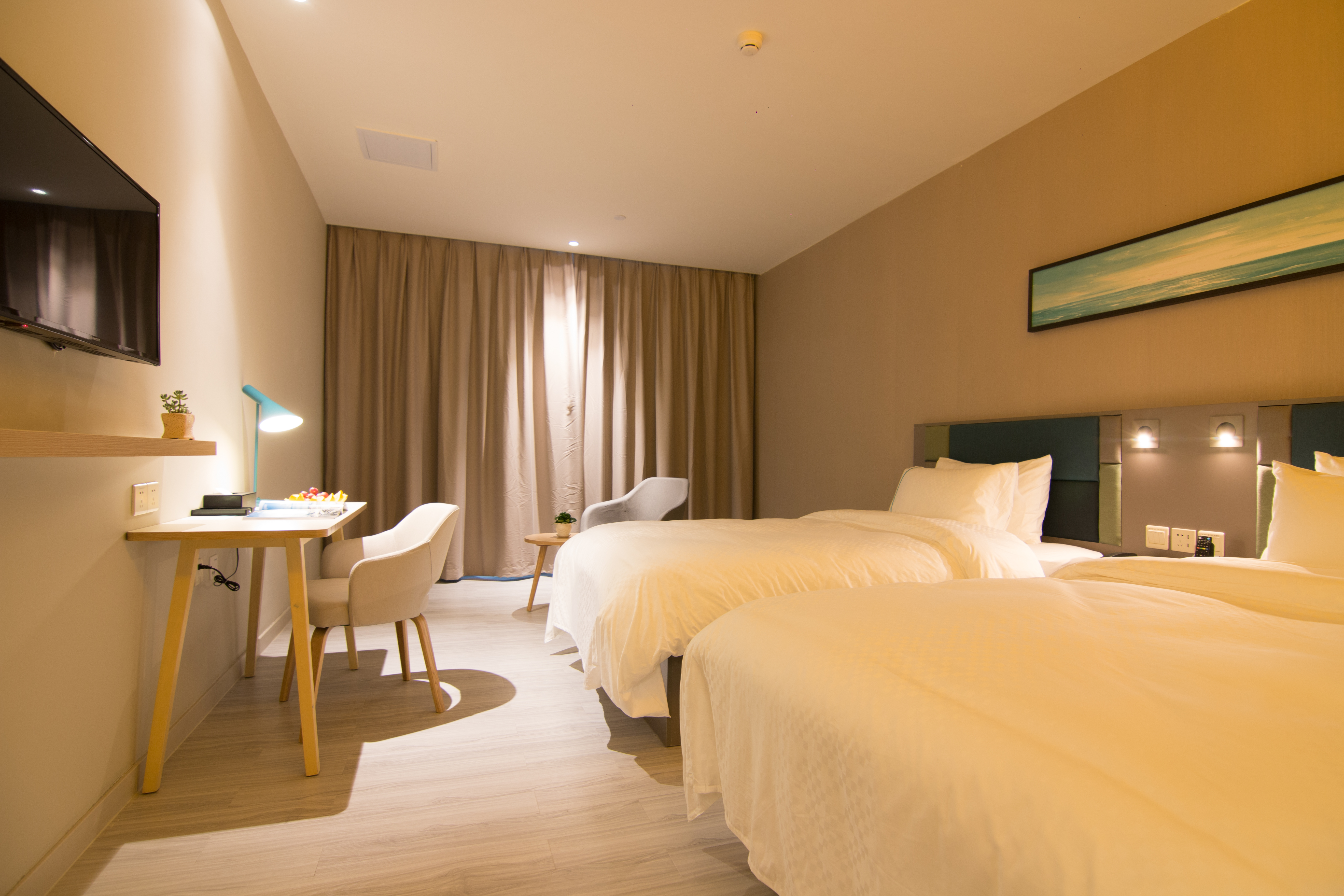 Photos of Homeinn Selected Hotel (Guangzhou Panyu Chimelong Xiatao Subway Station) · Stays