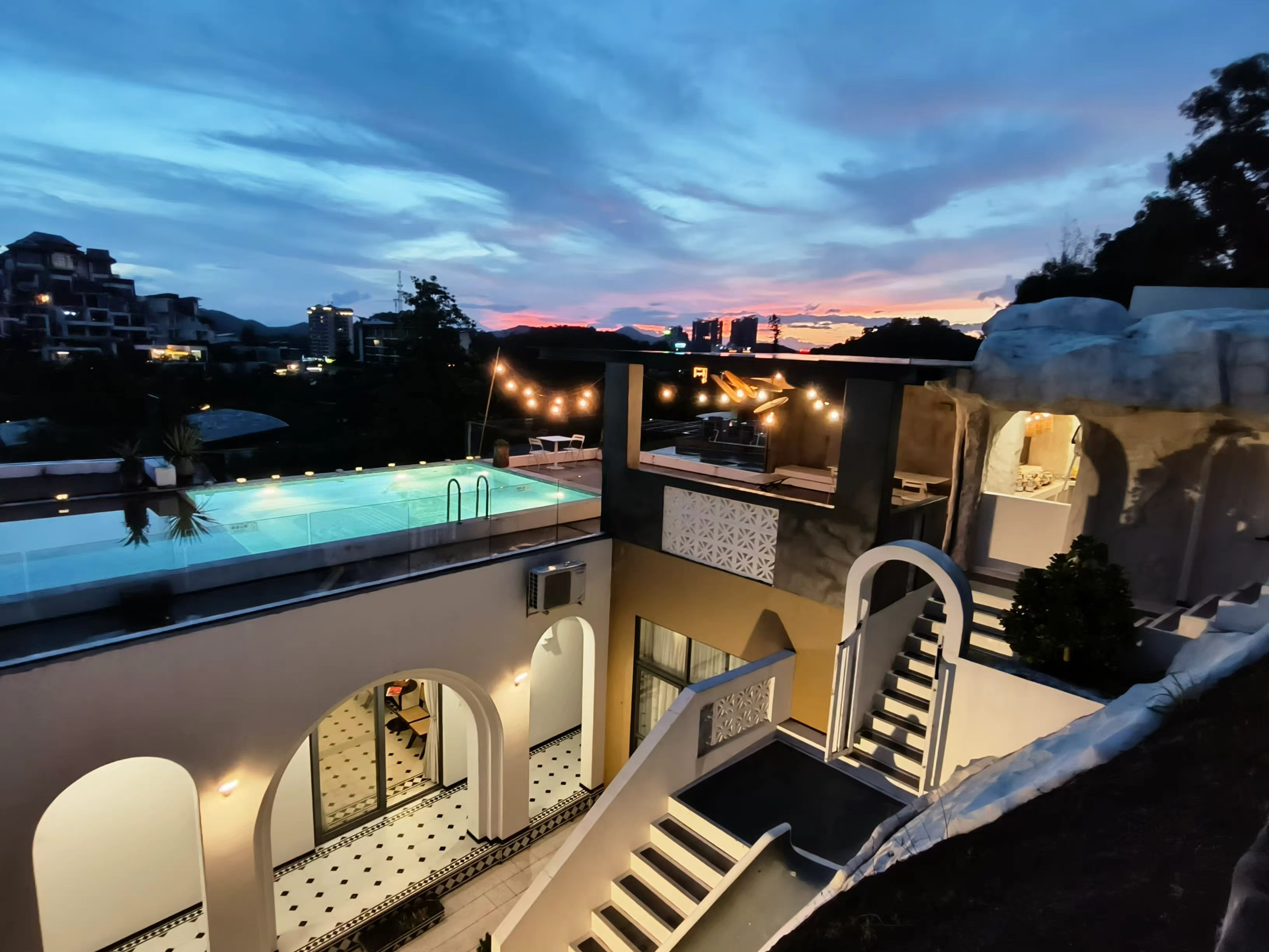 Yuequan Santorini Cave Hot Spring Villa (Jiangmen Taishan Yihe Hot Spring City)