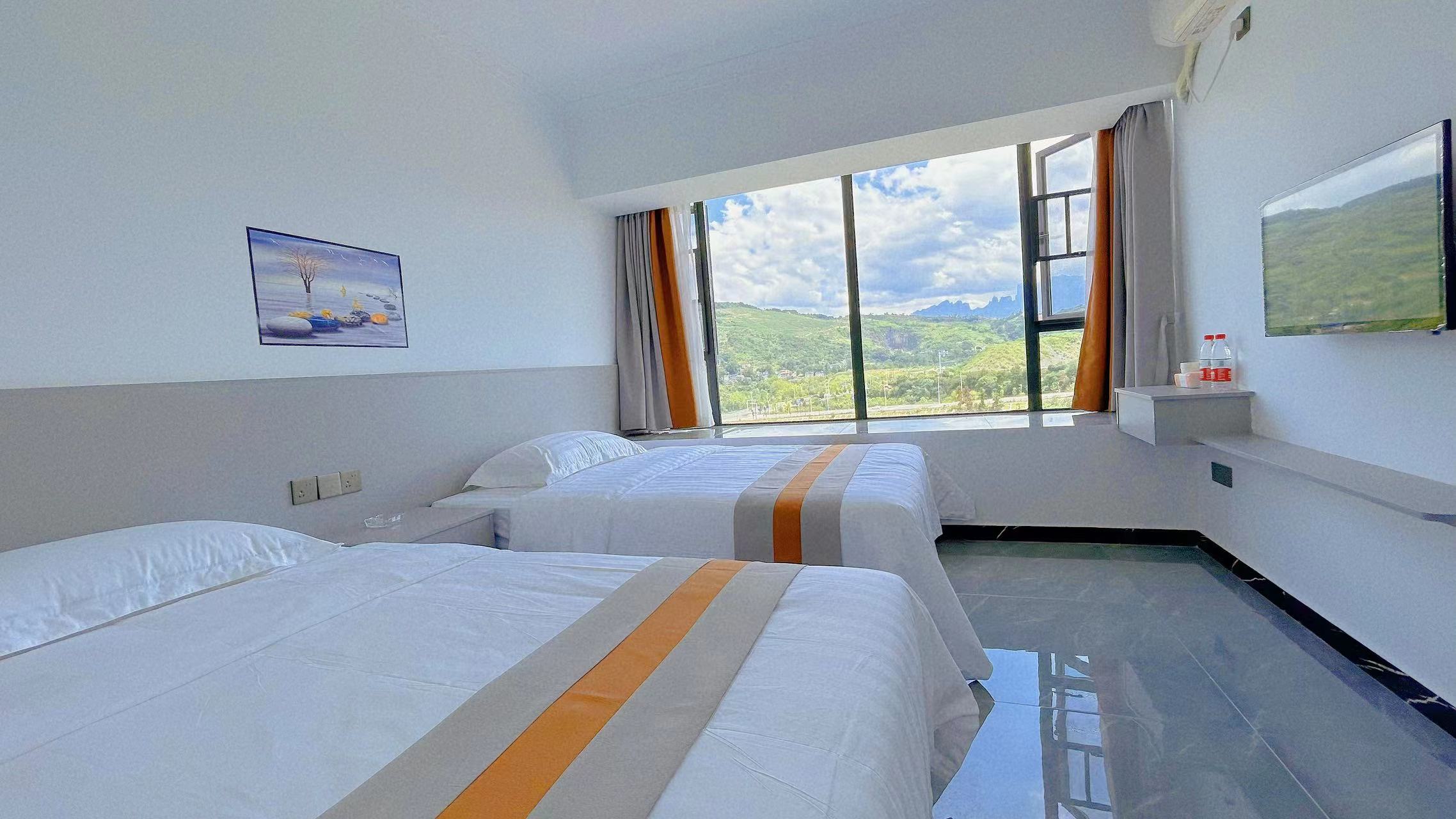 Zhangjiajie Shuixuan Inn (West High-speed Railway Station)