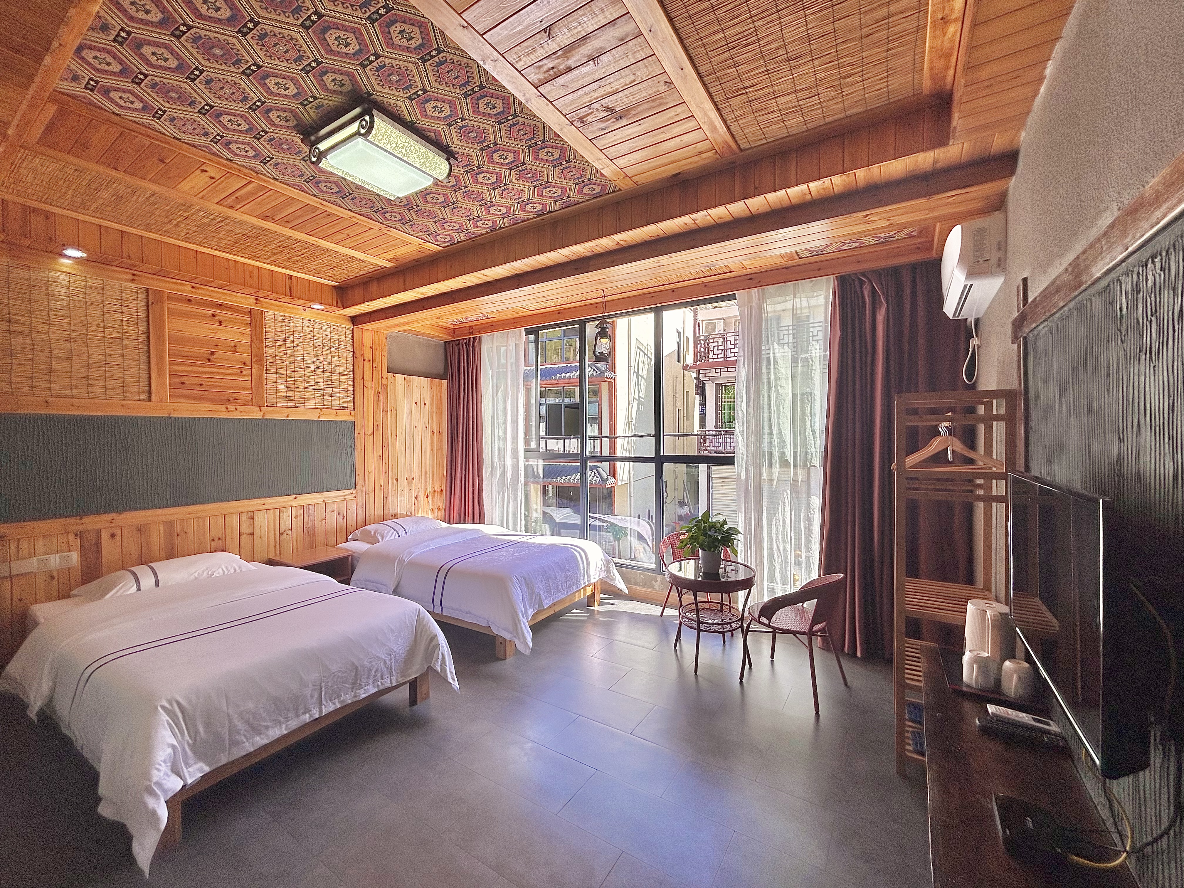 Zhangjiajie Shanjian Shisu