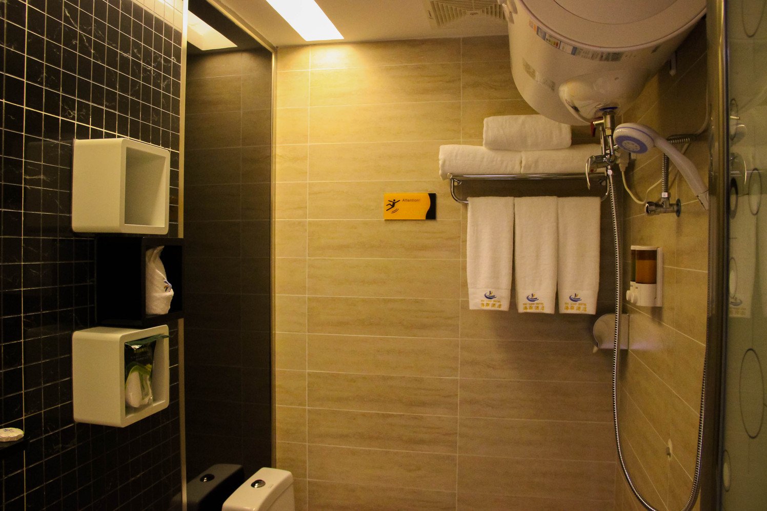 Photos of Hailian Hotel · Stays