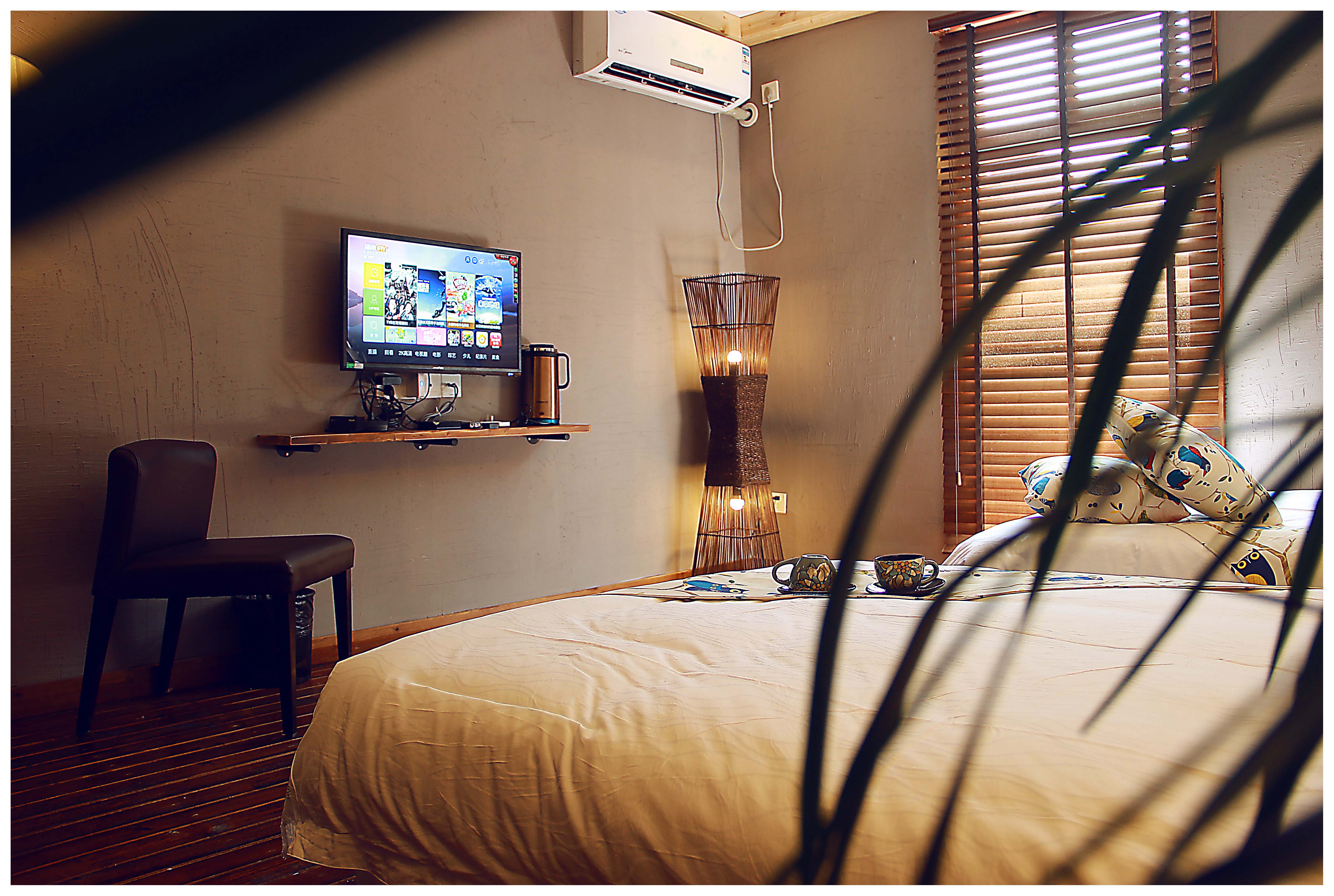 Chengzhong Xiaozhu Holiday House (Zhangjiajie Tianmenshan Bus Station Railway Station)