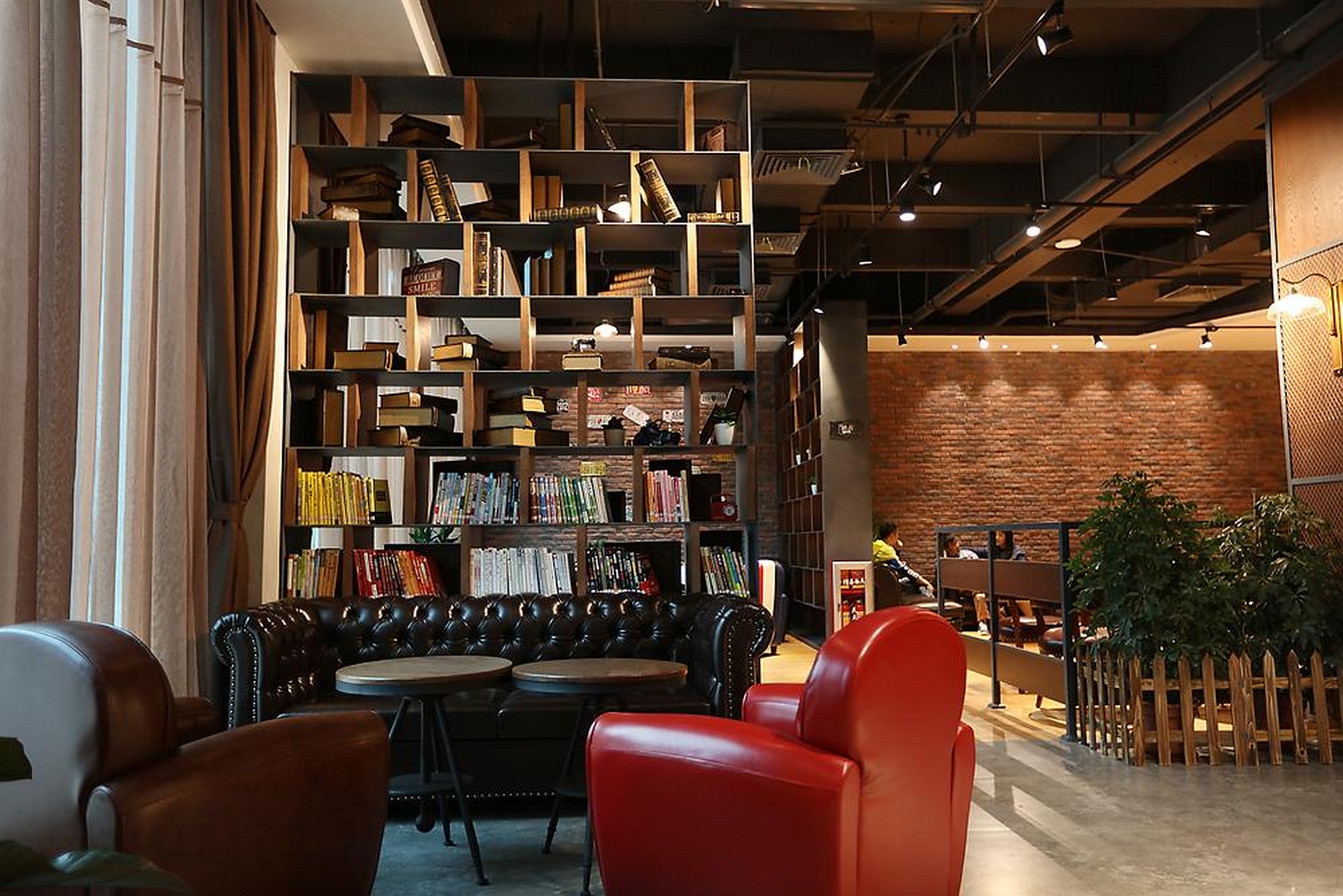 Photos of Jinyue Hotel (Guangzhou Baiyun Railway Station Mawu Metro Station Branch) · Stays