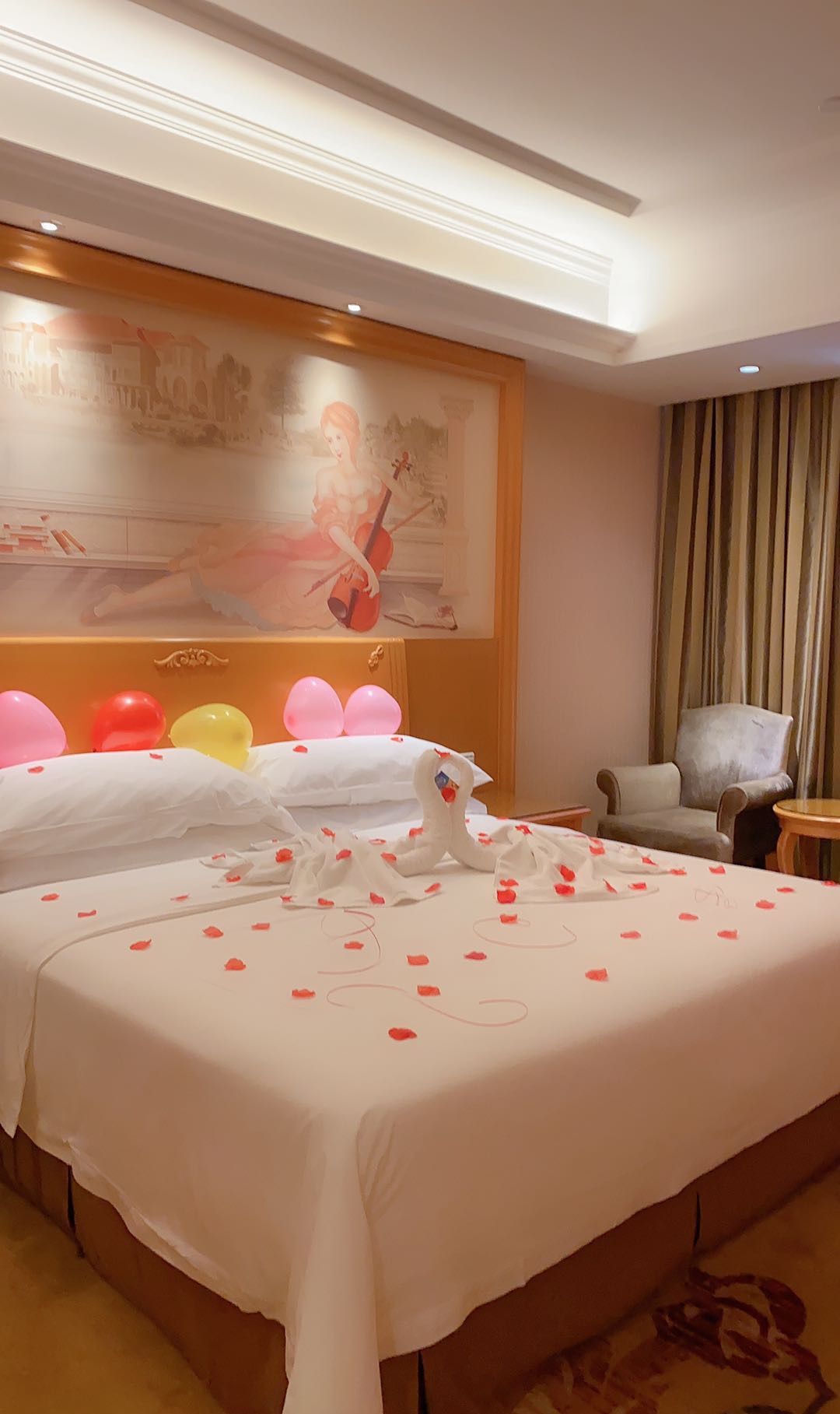 Photos of Vienna 3 Best Hotel (Canton Fair Chebei Subway Station Store) · Stays