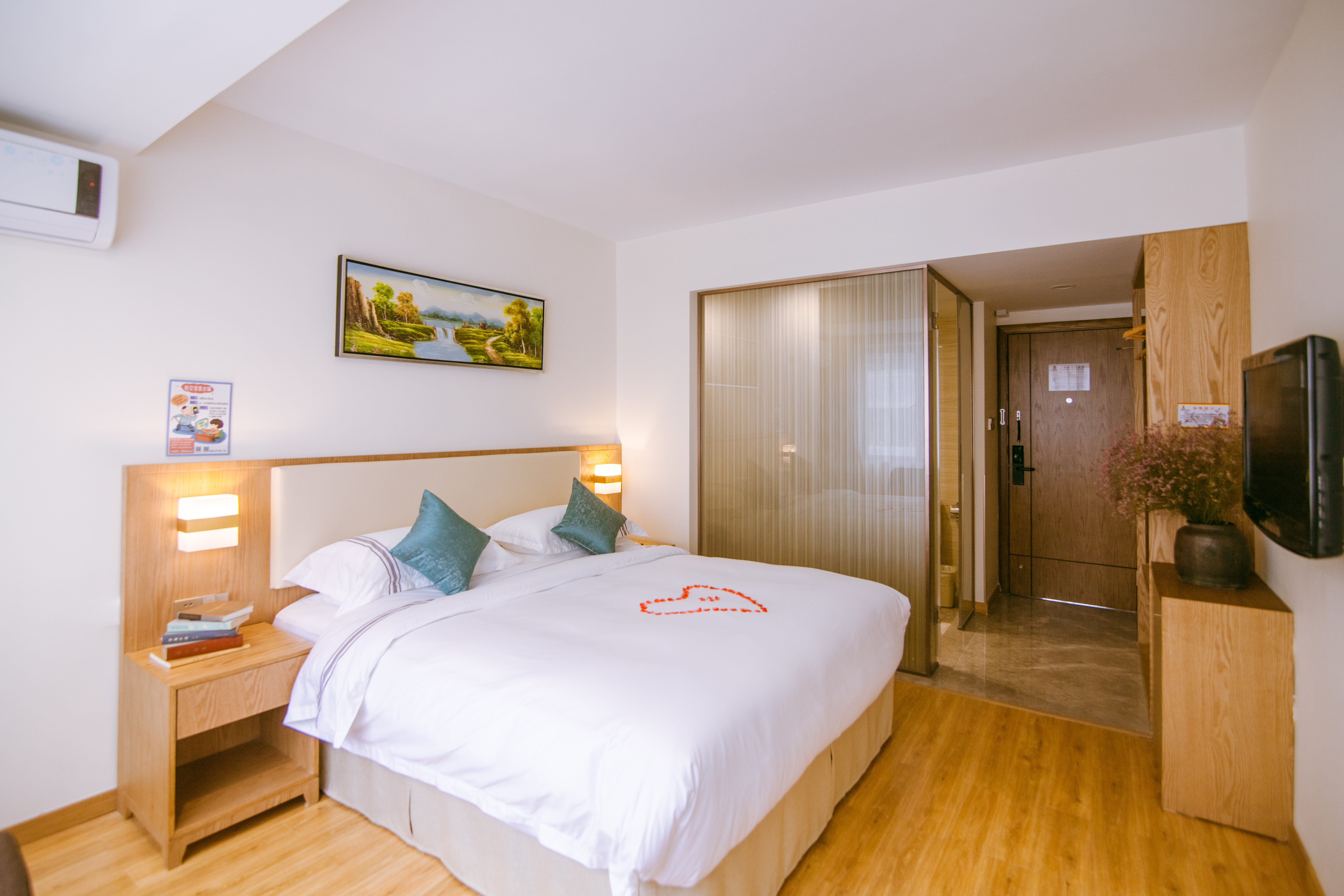 Super 8 Hotel (Xiamen Railway Station Holiday Mall)