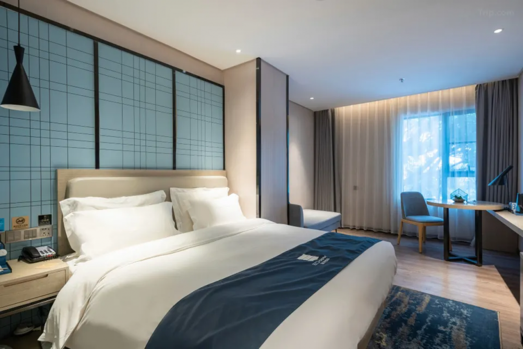 Photos of Echarm Hotel Guangzhou Gangding Metro Station Jinan University · Stays