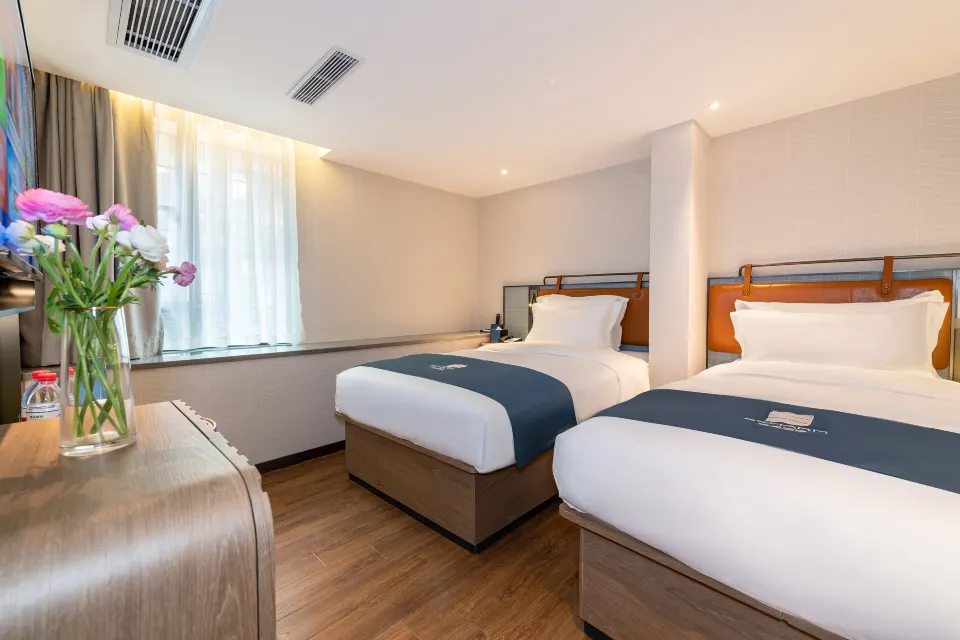 Photos of Echarm Hotel Guangzhou Tiyu West Raod Metro Station · Stays
