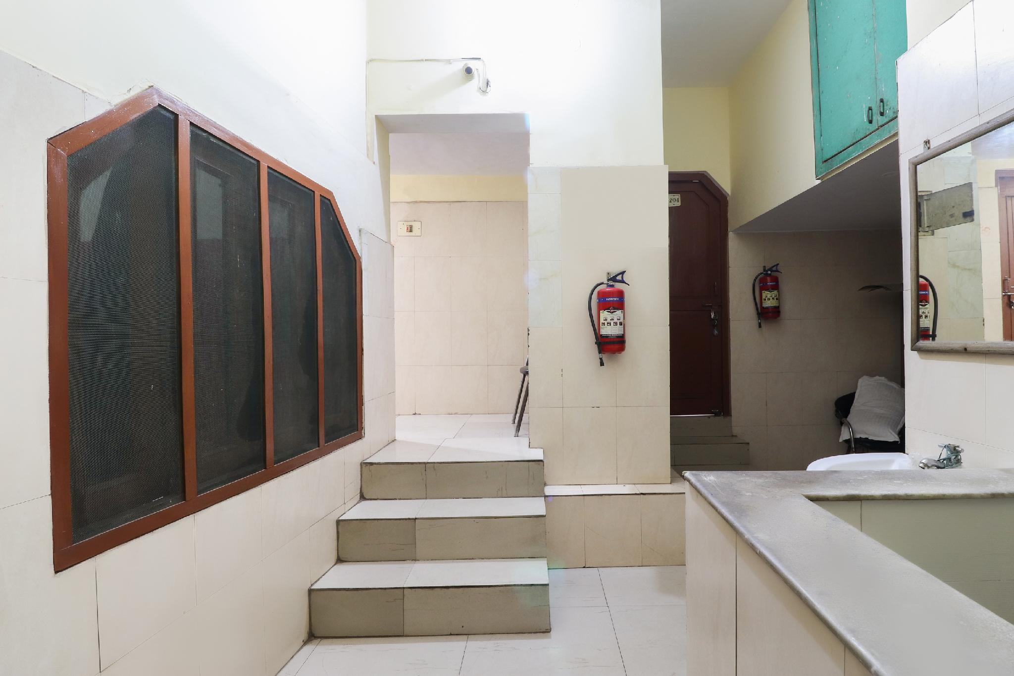 SPOT ON 64425 Pooja Hotel in Hardoi | 2023 Updated prices, deals ...