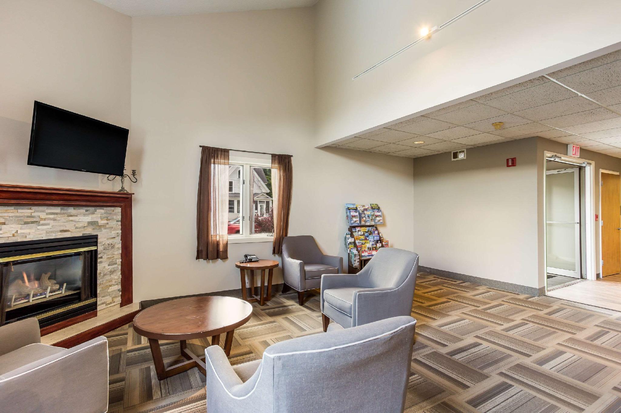 Quality Inn & Suites Gorham Riverside in | 2025 Updated prices, deals ...