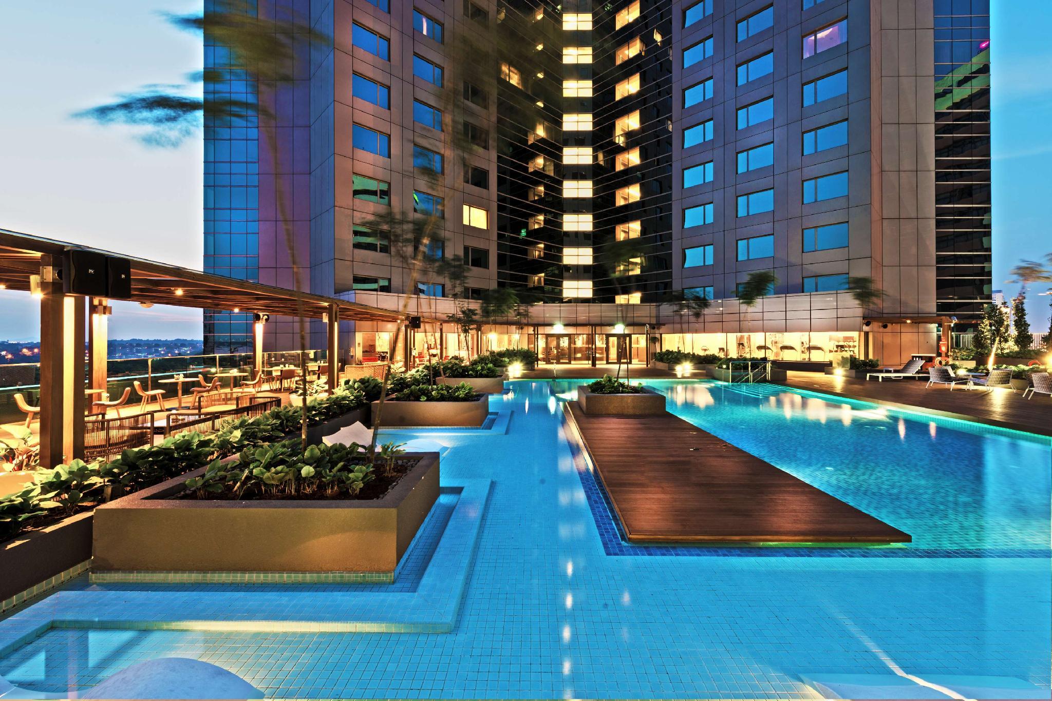 Double tree. Дабл три бай Хилтон. Отель Даблтри Хилтон. DOUBLETREE by Hilton Египет. Отель DOUBLETREE by Hilton Dubai m Square бассейны.