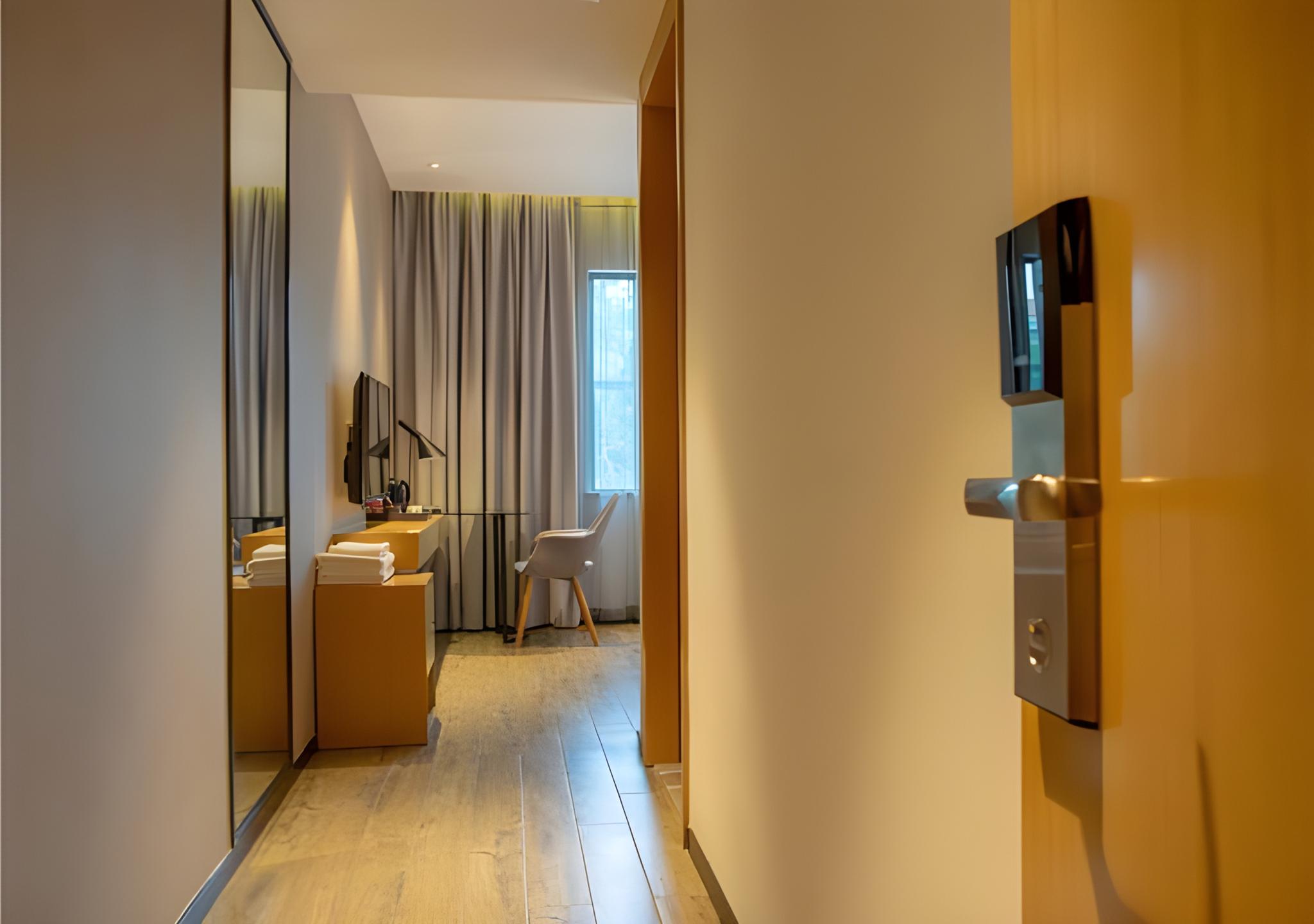Borrman Hotel Guangzhou Takecun Subway Station Pazhou Convention and Exhibition Center · Hotel setting