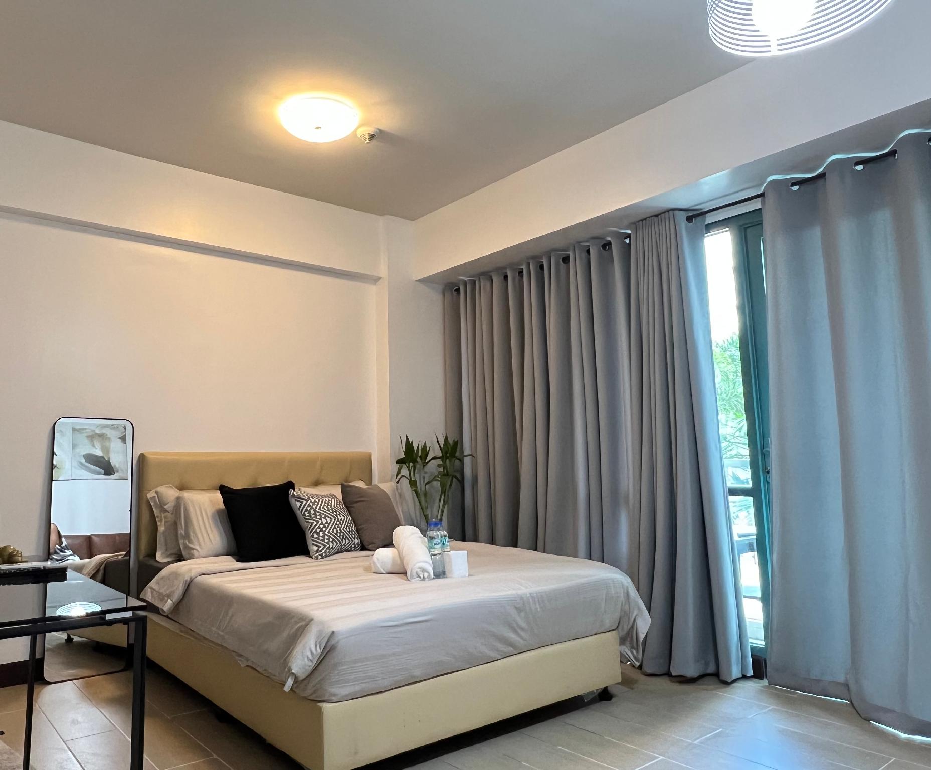 Two Palm Tree Villas by Trish