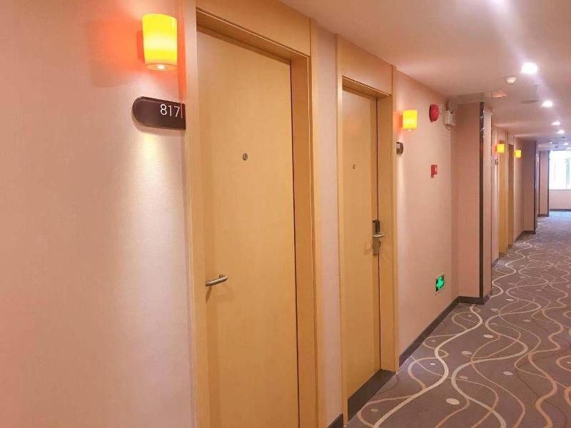 Photos of 7 Days Premium Guangzhou Shangxiajiu Chenjiaci Metro Station · Stays