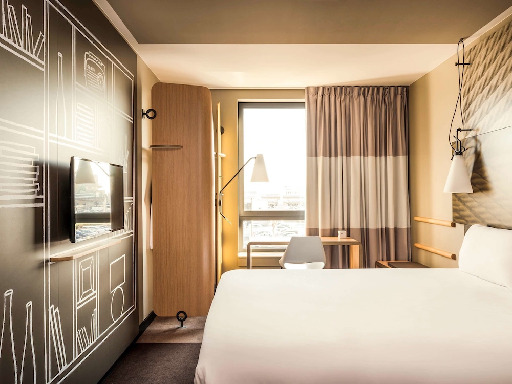 ibis Paris Coeur d'Orly Airport