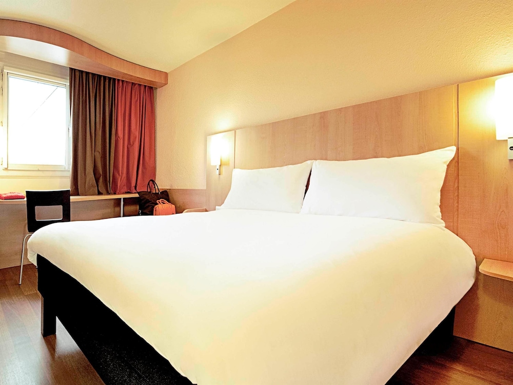 Ibis Paris Canal Saint Martin