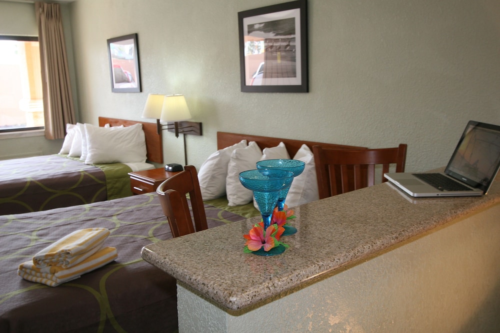 Super 8 by Wyndham South Padre Island