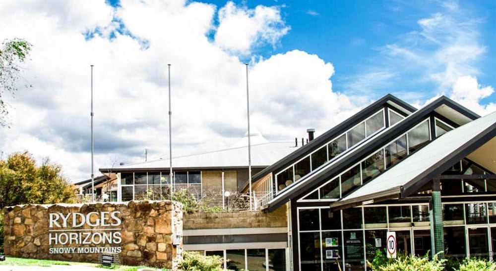 Horizons Lake Jindabyne
