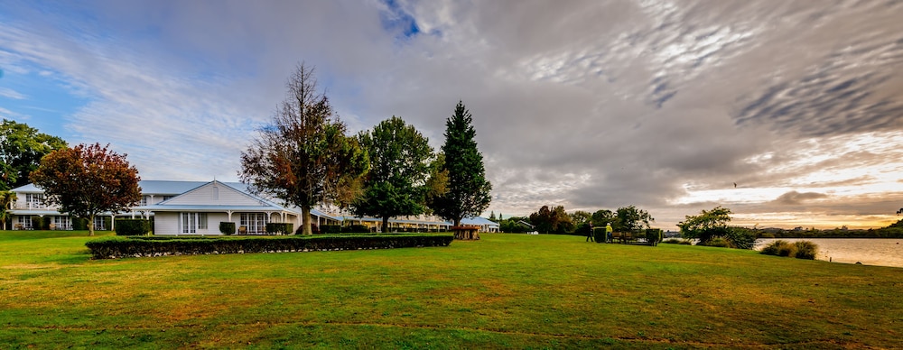 VR Rotorua Lake Resort