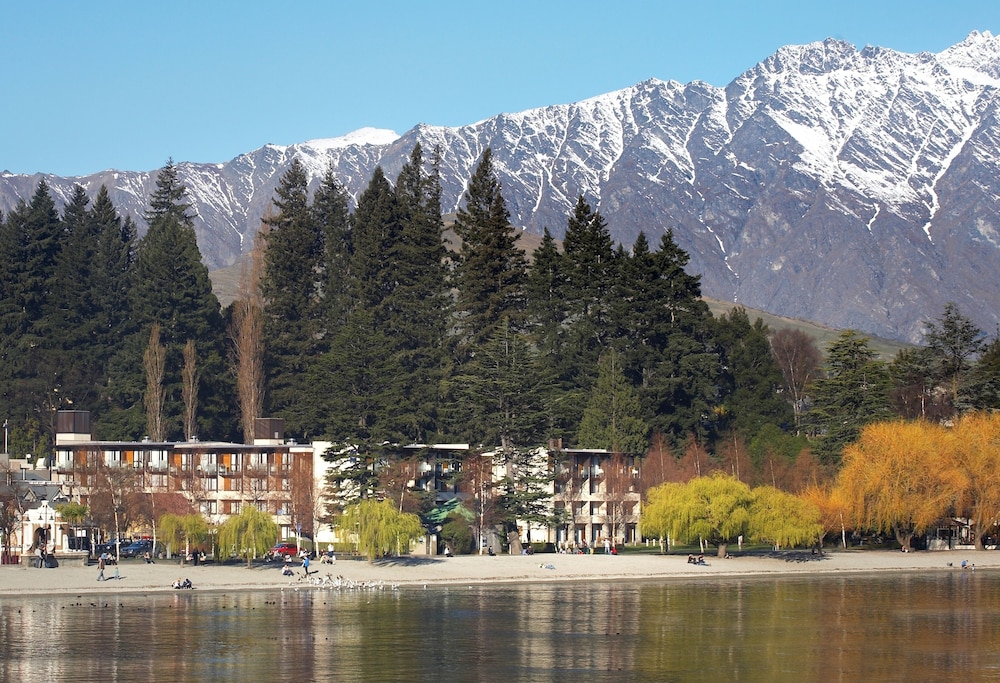 Novotel Queenstown Lakeside