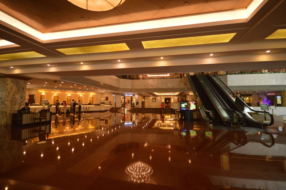 Guangdong Hotel · Hotel setting