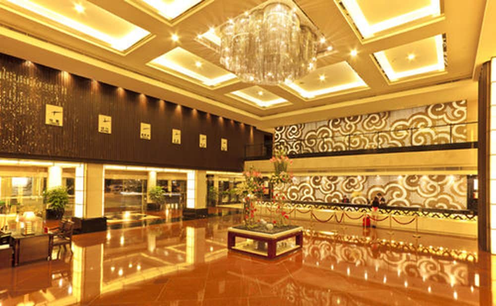 Baiyun Hotel Guangzhou · Hotel setting