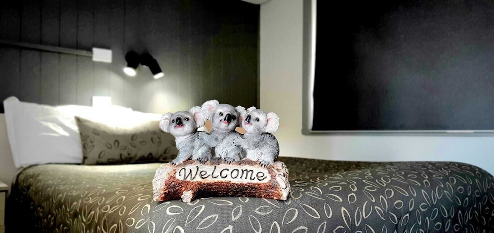 Young Goldrush Motel