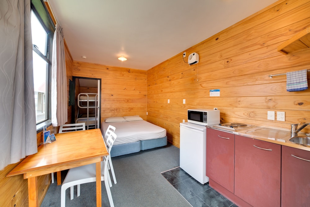 Wellington TOP 10 Holiday Park