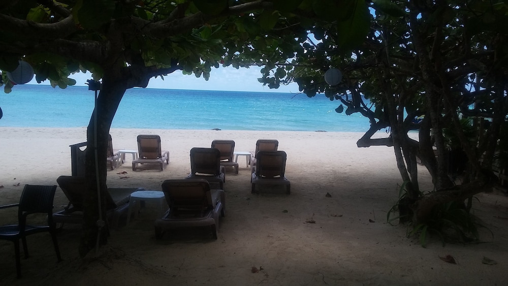 Firefly Beach Cottages and Suites