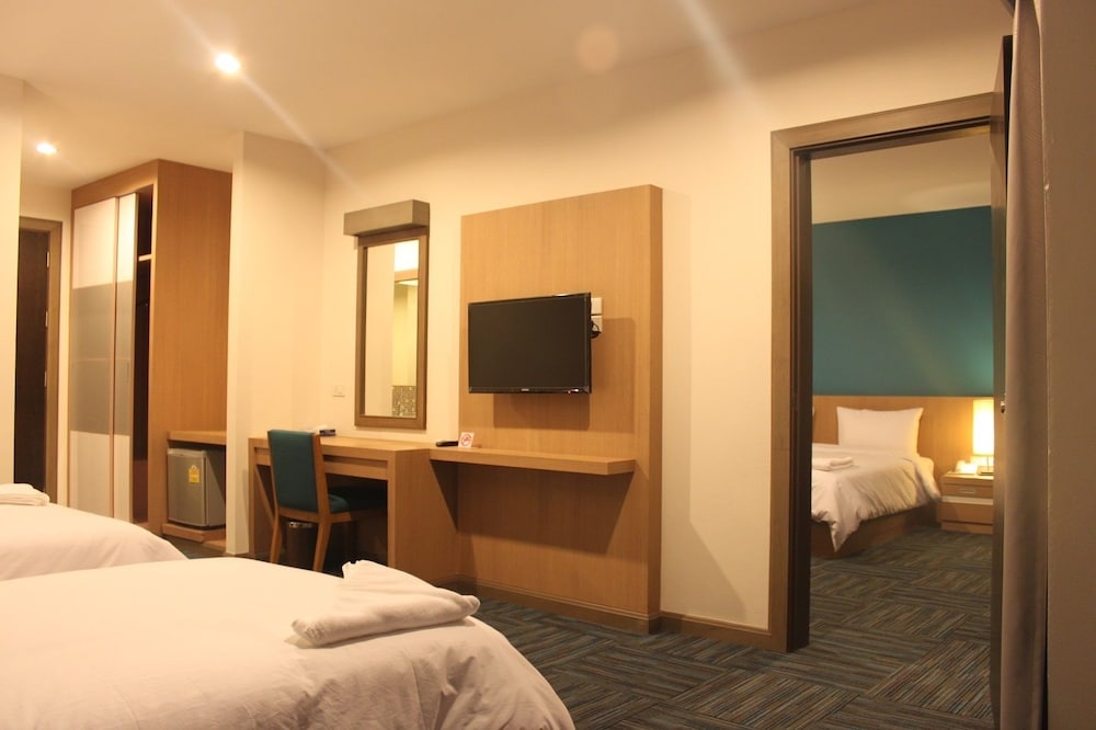 S Tara Grand Hotel