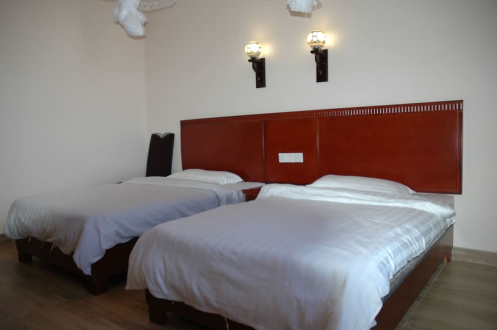 Golden Chopstick Hotel