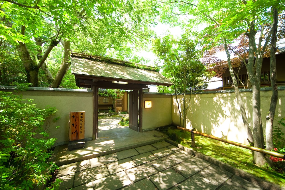 Yufuin Kutsurogi no Yado Nanakawa