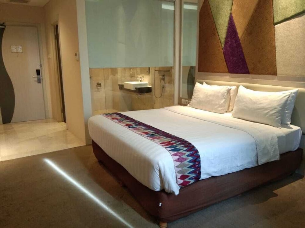 W Three Premier Hotel Lagaligo in Makassar 2023 Updated prices, deals