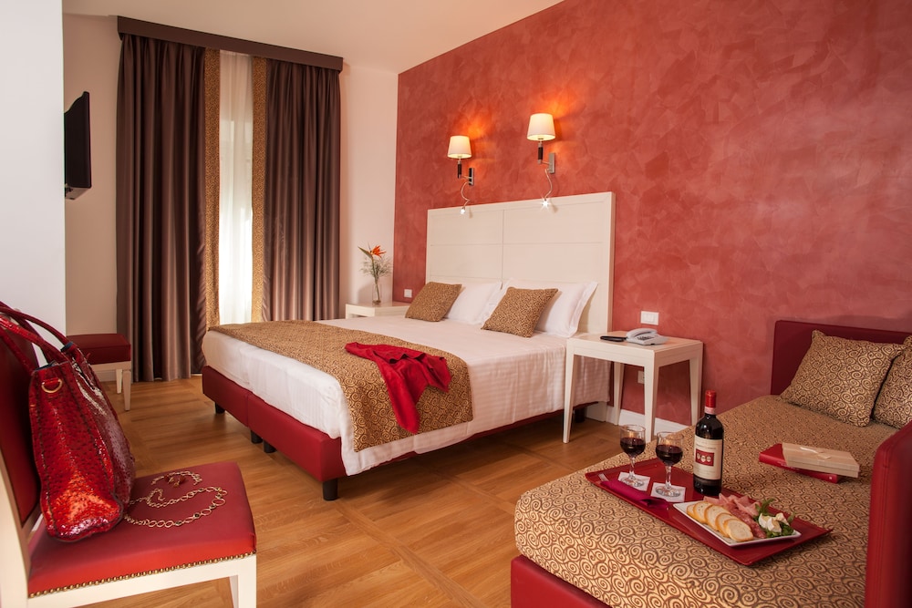 Floris Hotel