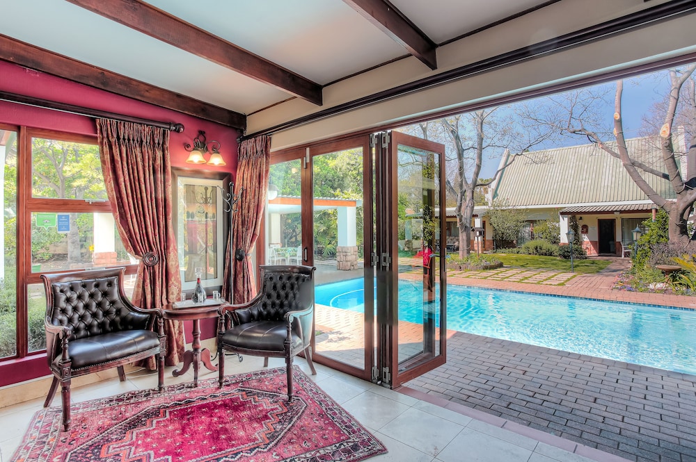 Sunninghill Guest Lodges in City of Johannesburg Metropolitan