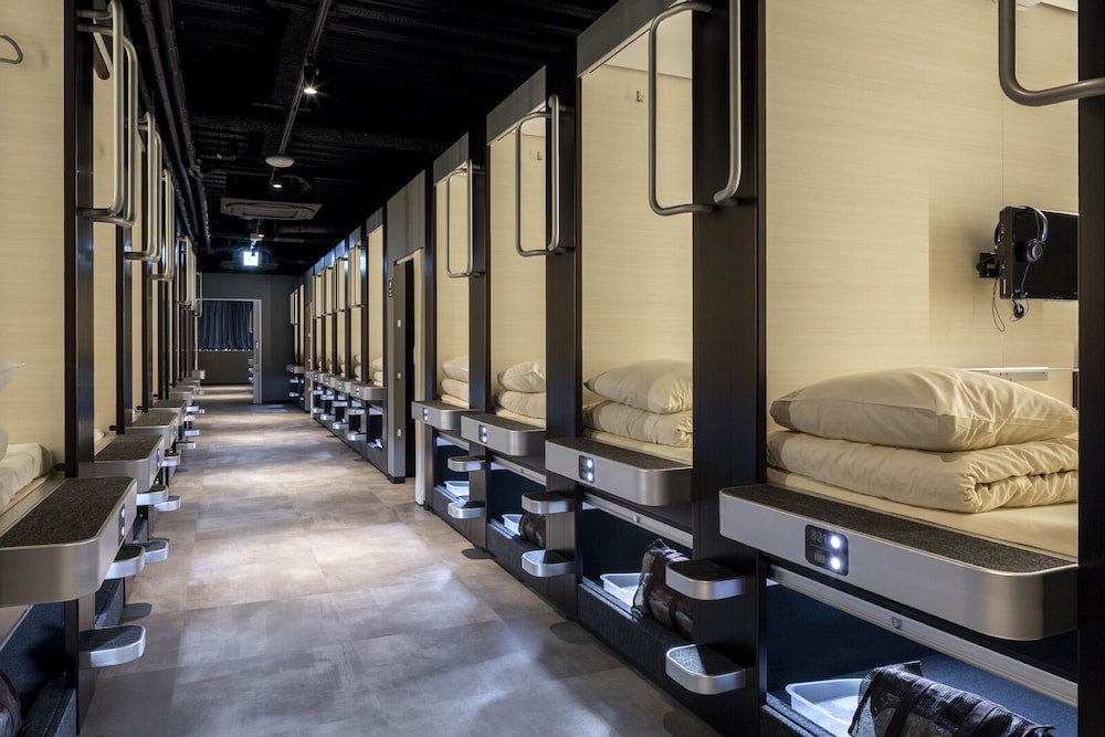 Capsule Hotel CUBE