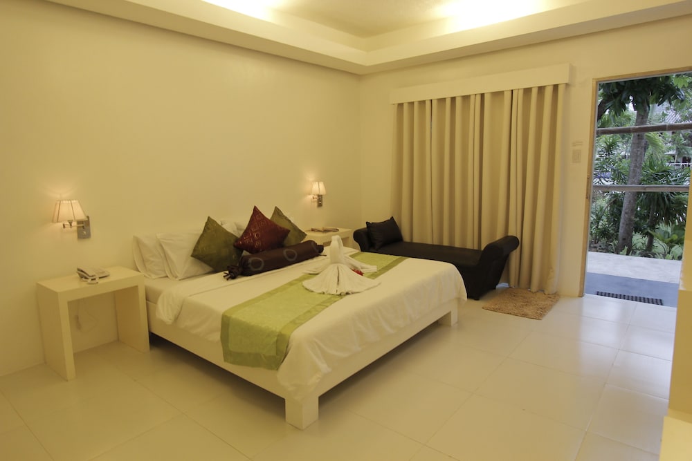 Casa Pilar Beach Resort