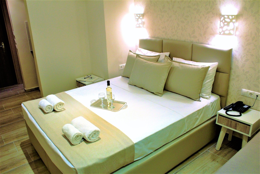 ammos beach seaside luxury suites hotel