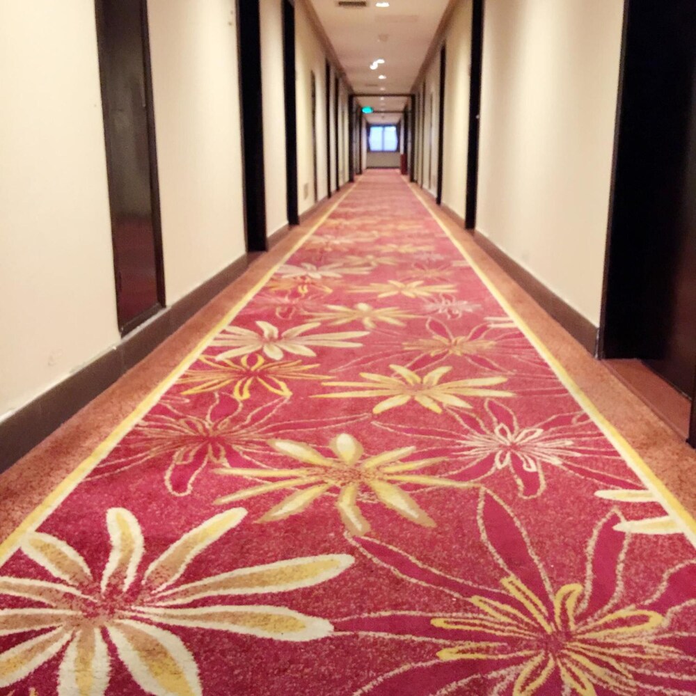 Guang Dong Hotel · Hotel setting