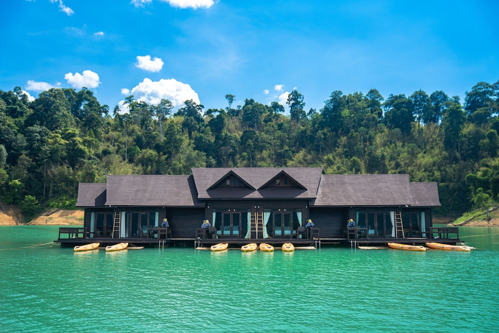 500 Rai Khao Sok Floating Resort