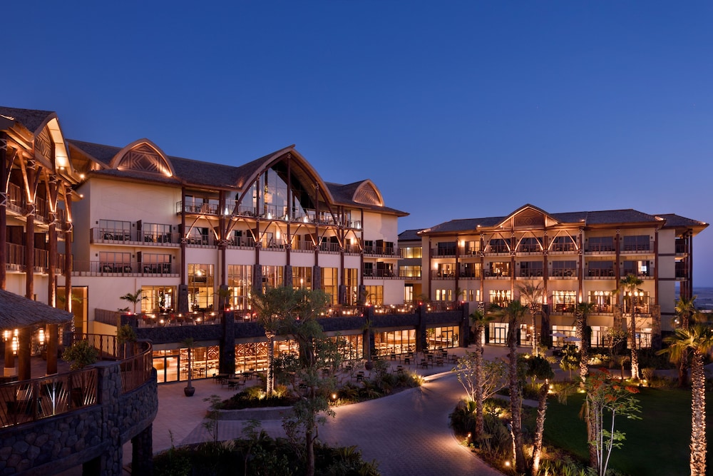 Lapita, Dubai Parks and Resorts, Autograph Collection