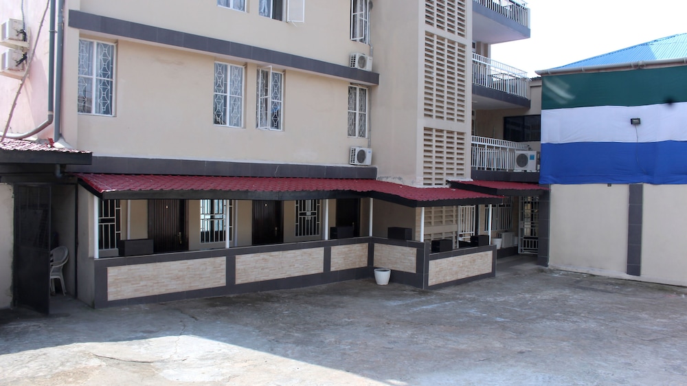 Metro Hotel