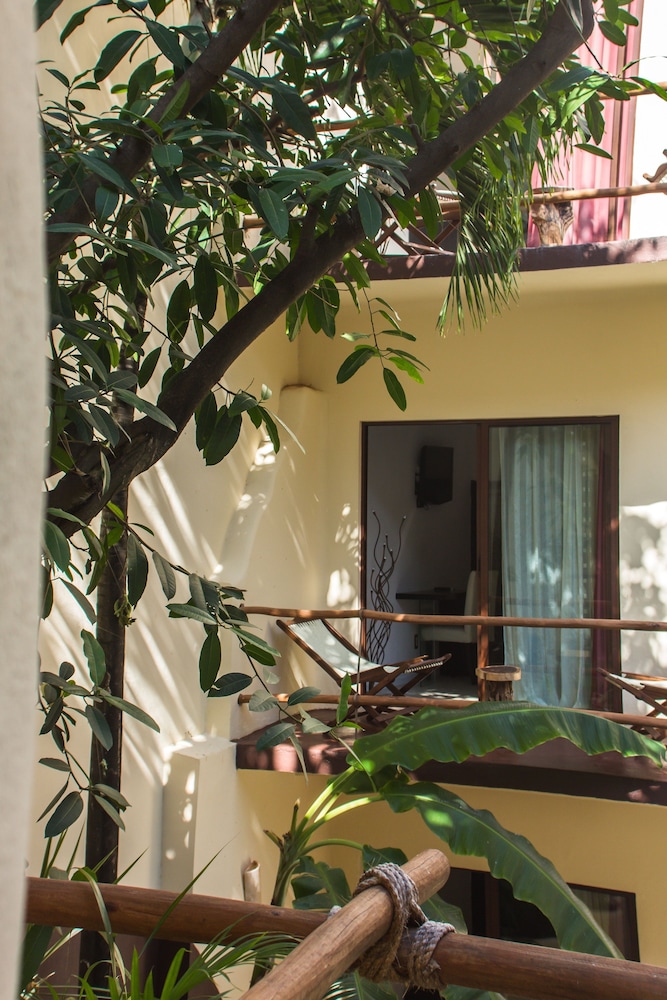 Kinbe Deluxe Boutique Hotel