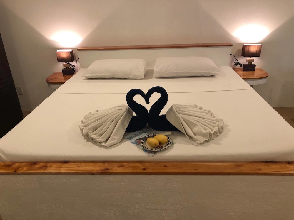 Parrot Resort Moalboal