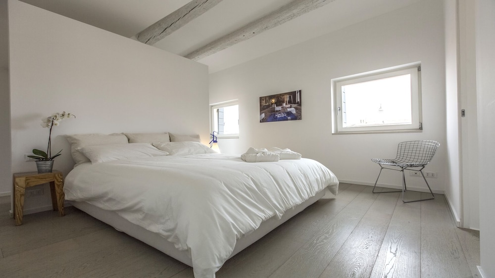 View of SAN MARCO! Stunning Penthouse with terrace! - Apartments for Rent in ...