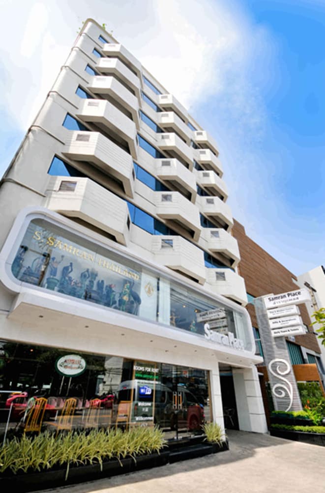 Samran Place Hotel
