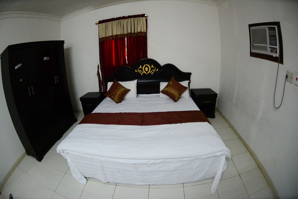 Al Eairy Furnished Apartments Dammam 2