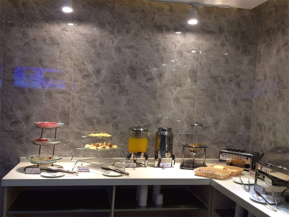 丽枫酒店广州黄埔大道天河公园店 · 餐饮空间