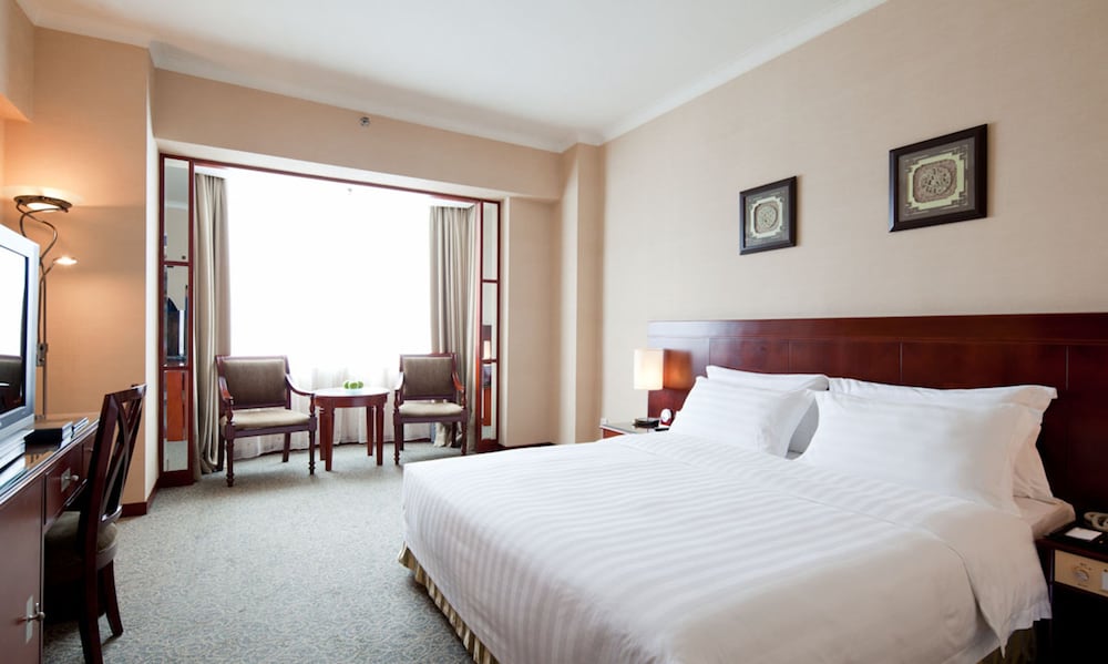Rosedale Hotel and Suites Guangzhou · Guest room