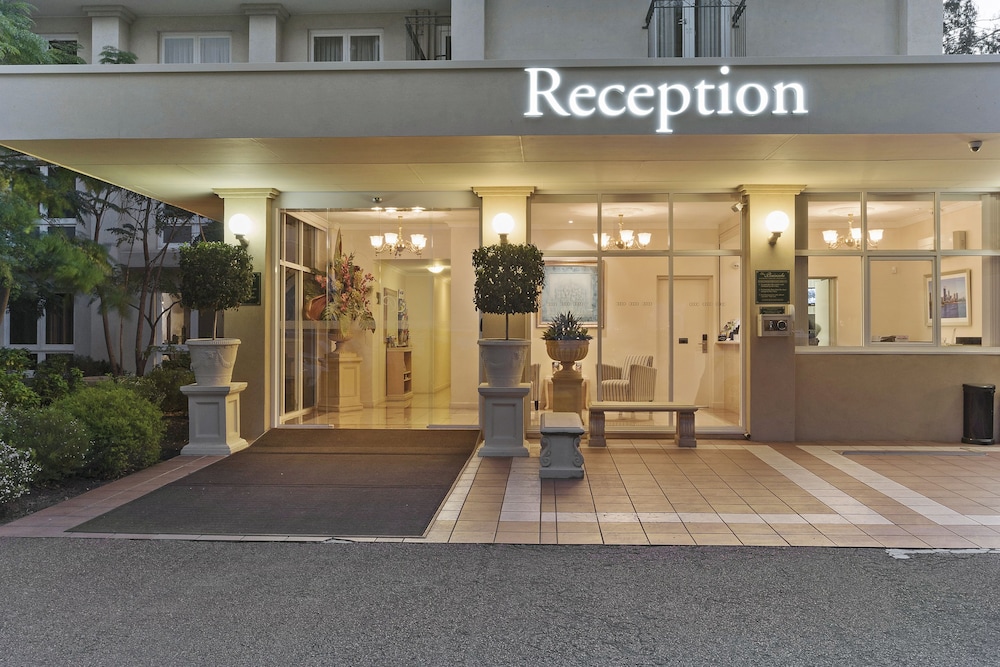 The Peninsula Riverside Serviced Apartments