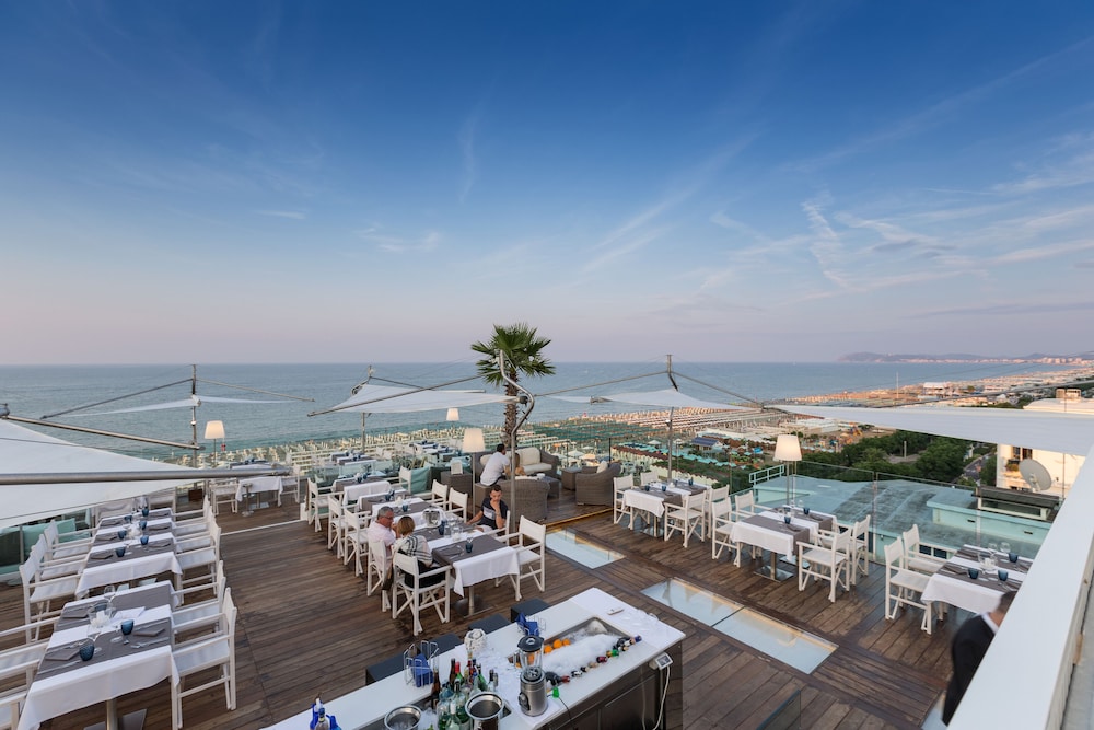 prezzi hotel lungomare riccione